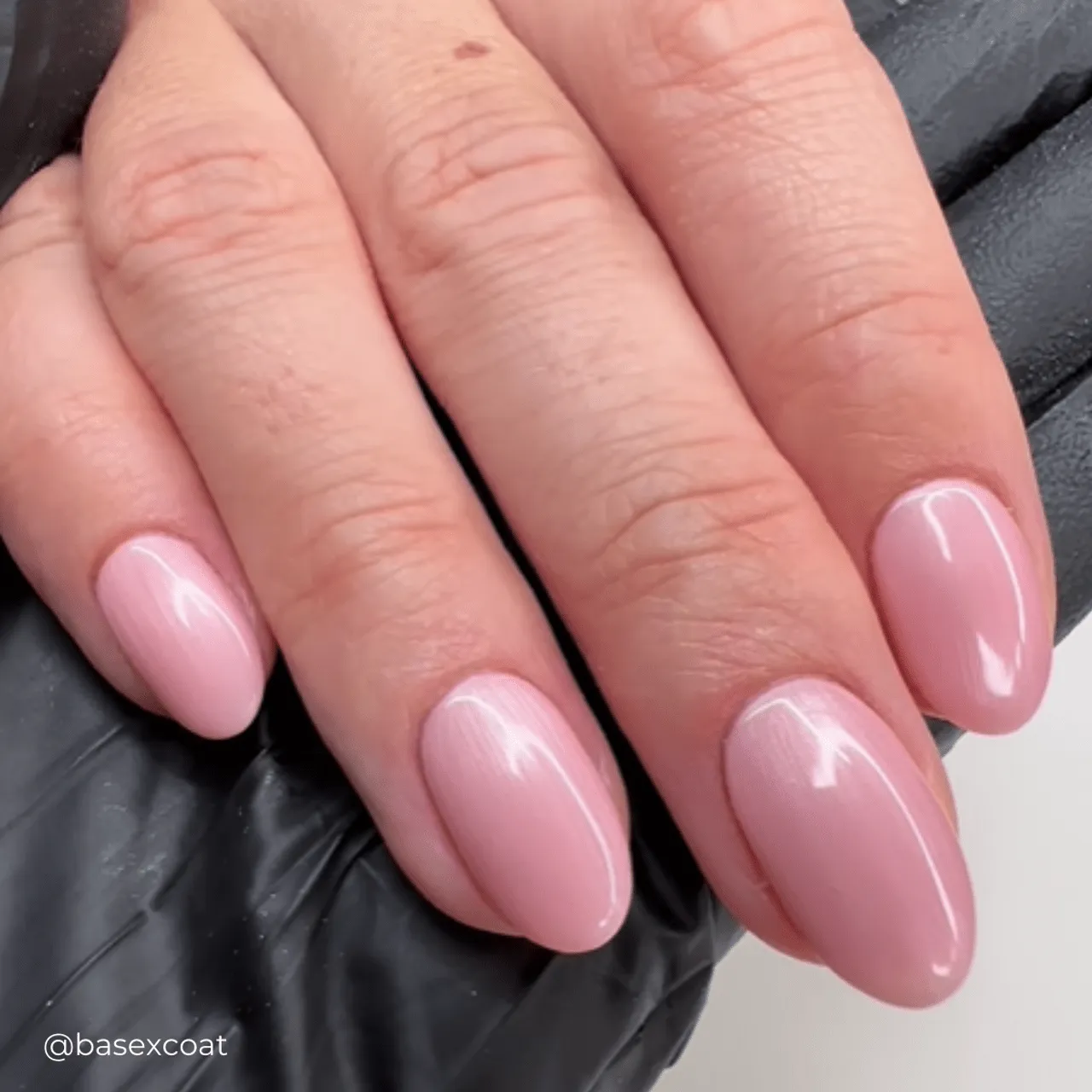 CND VINYLUX - #150 Strawberry Smoothie