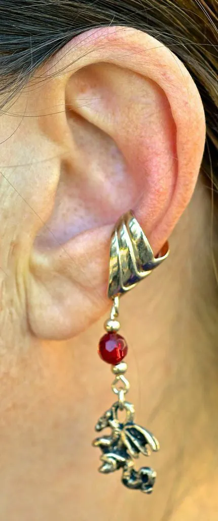 Ear Cuff With Charm Dragon - Gold