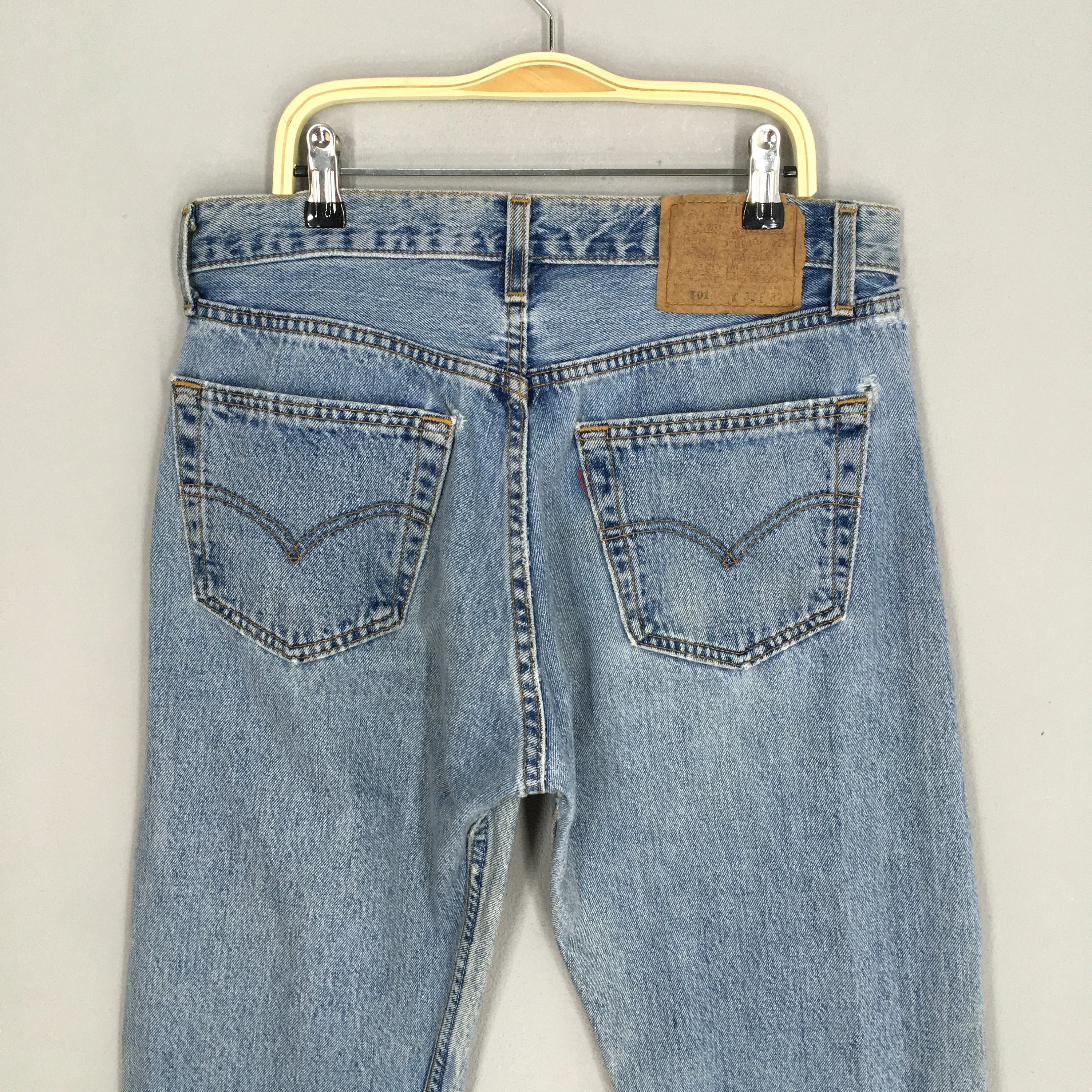 Levi's 501 Faded Blue Light Wash Jeans Size 31x31.5
