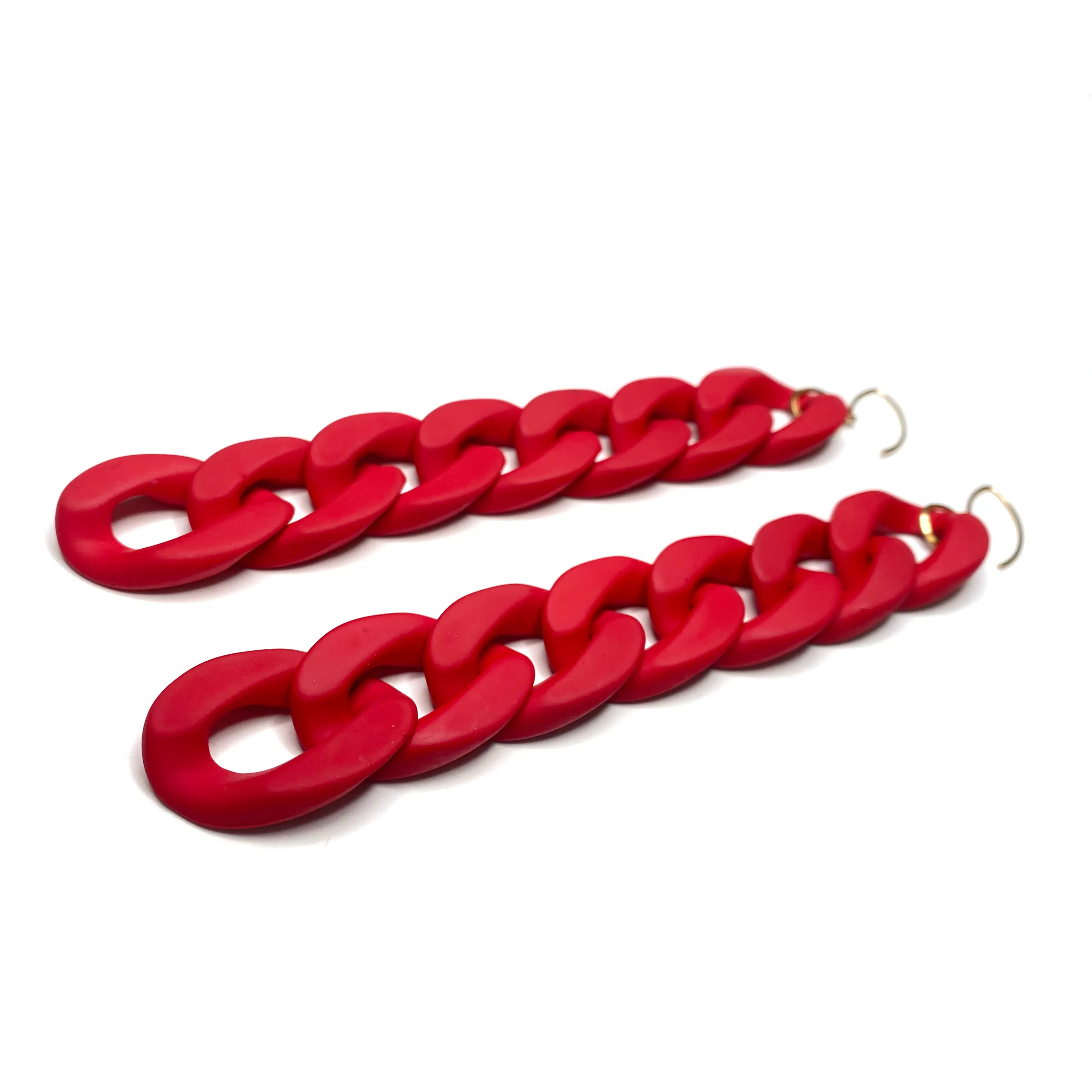 MPR x THE IMAGINARIUM: Velvet Matte Curb Small Chain Link Hooks in Red