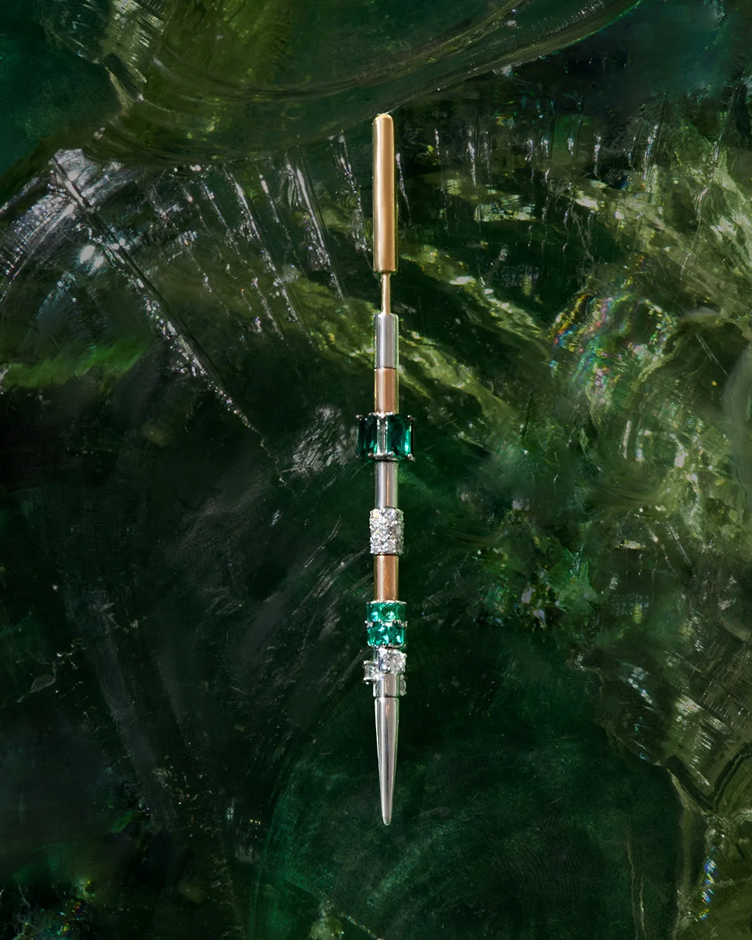 Olafur E earpin with diamonds 8 cm