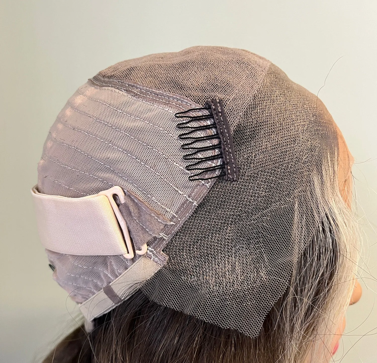 Preloved, Be Unique Wigs by Charlotte, Custom-made wig | Human hair | Rooted blonde balayage | Small cap | 20" length
