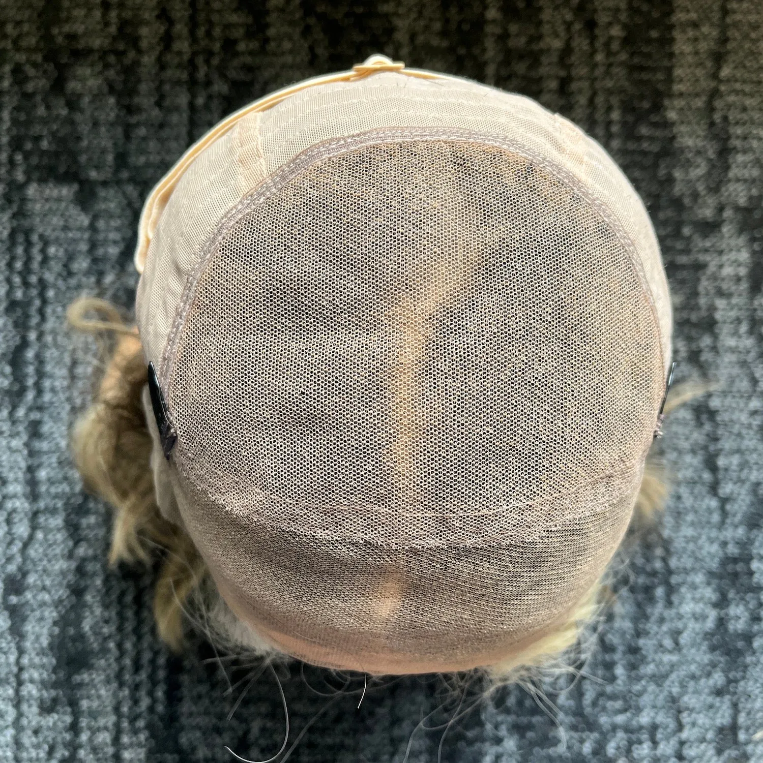 Preloved, Be Unique Wigs by Charlotte, Custom-made wig | Human hair | Rooted blonde balayage | Small cap | 20" length