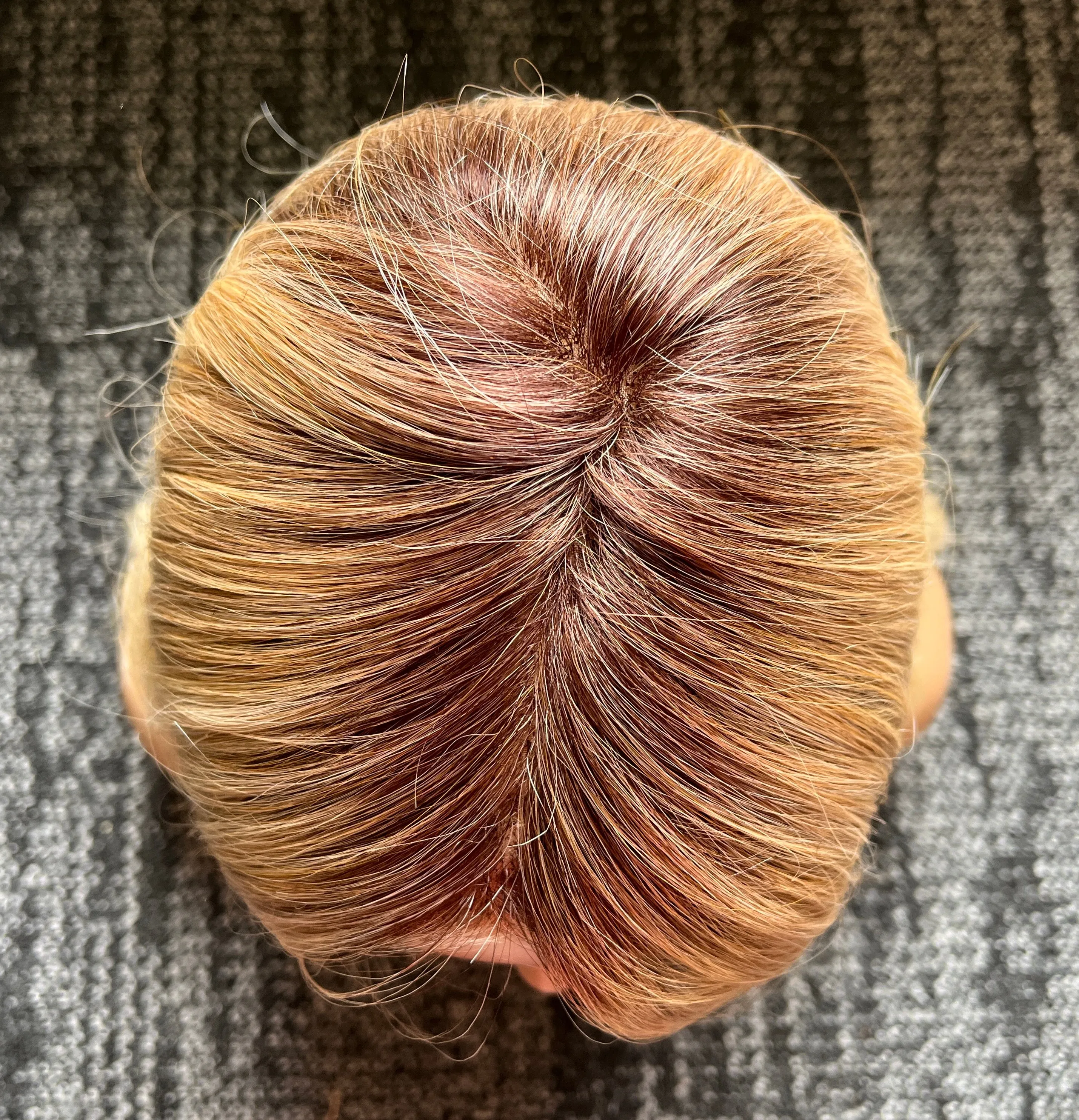Preloved, Belle Tress, Spyhouse wig | Heat-friendly synthetic | Honey with Chai Latte | Average cap  | 22" length