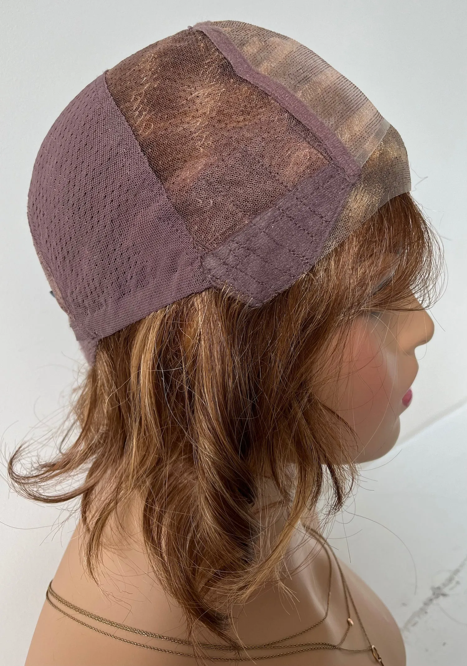 Preloved, Jon Renau, January wig | Synthetic fibre (not heat-friendly) | Strawberry Syrup | Average cap | 12" length