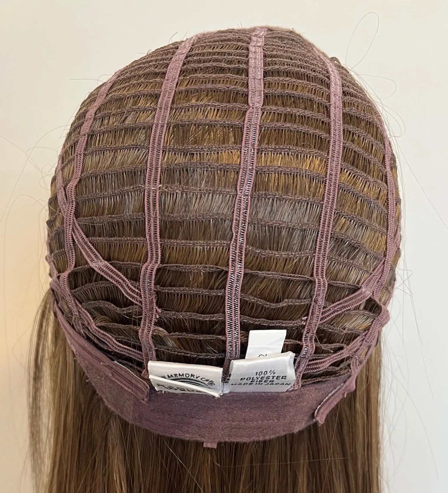 Preloved, Raquel Welch, Show Stopper wig | Heat friendly synthetic | Sunlit Chestnut | Average cap | 21" length