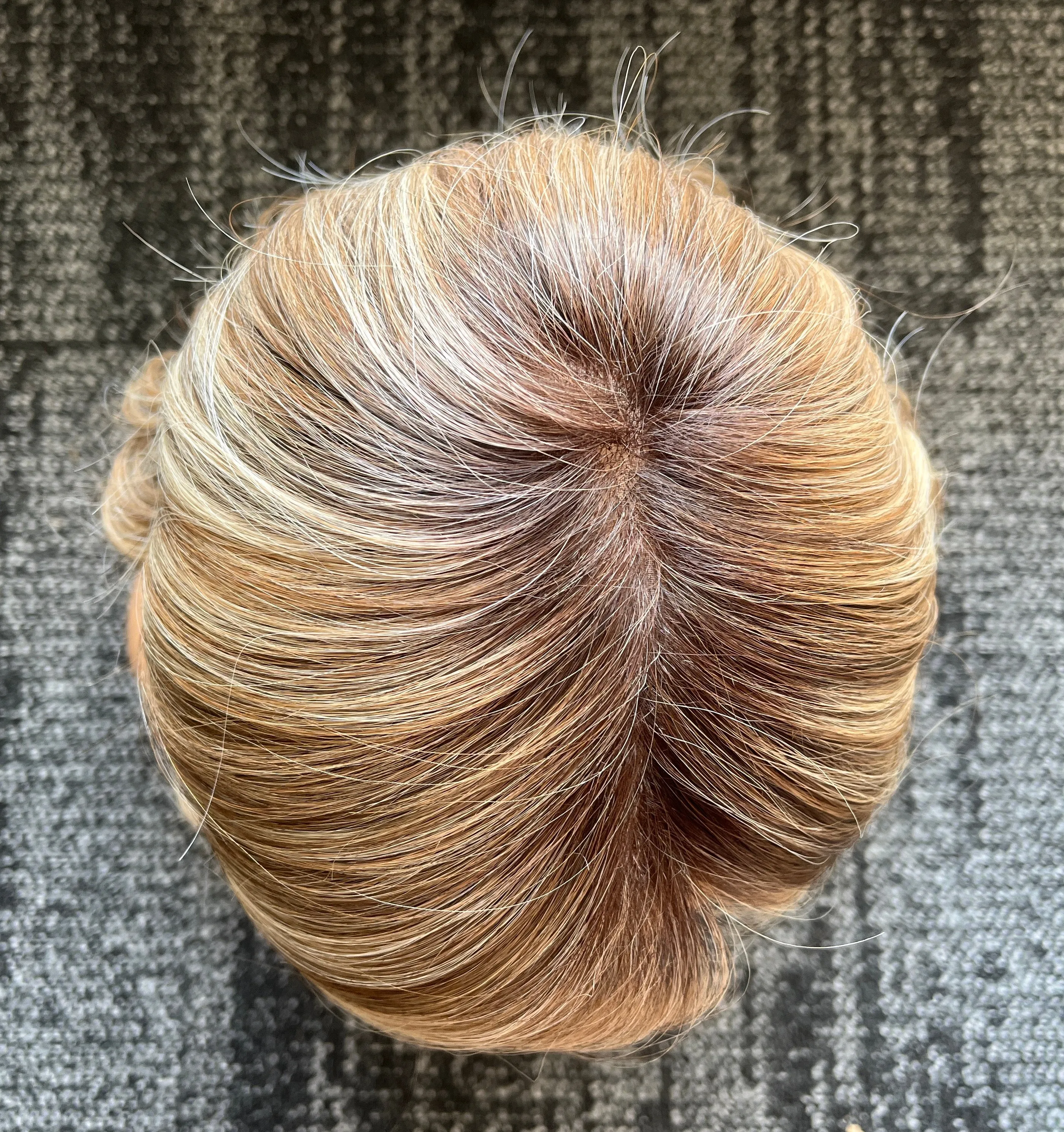 Preloved, Raquel Welch, Simmer wig | Heat-friendly synthetic | Shaded Cappuccino | Average cap | 14" length