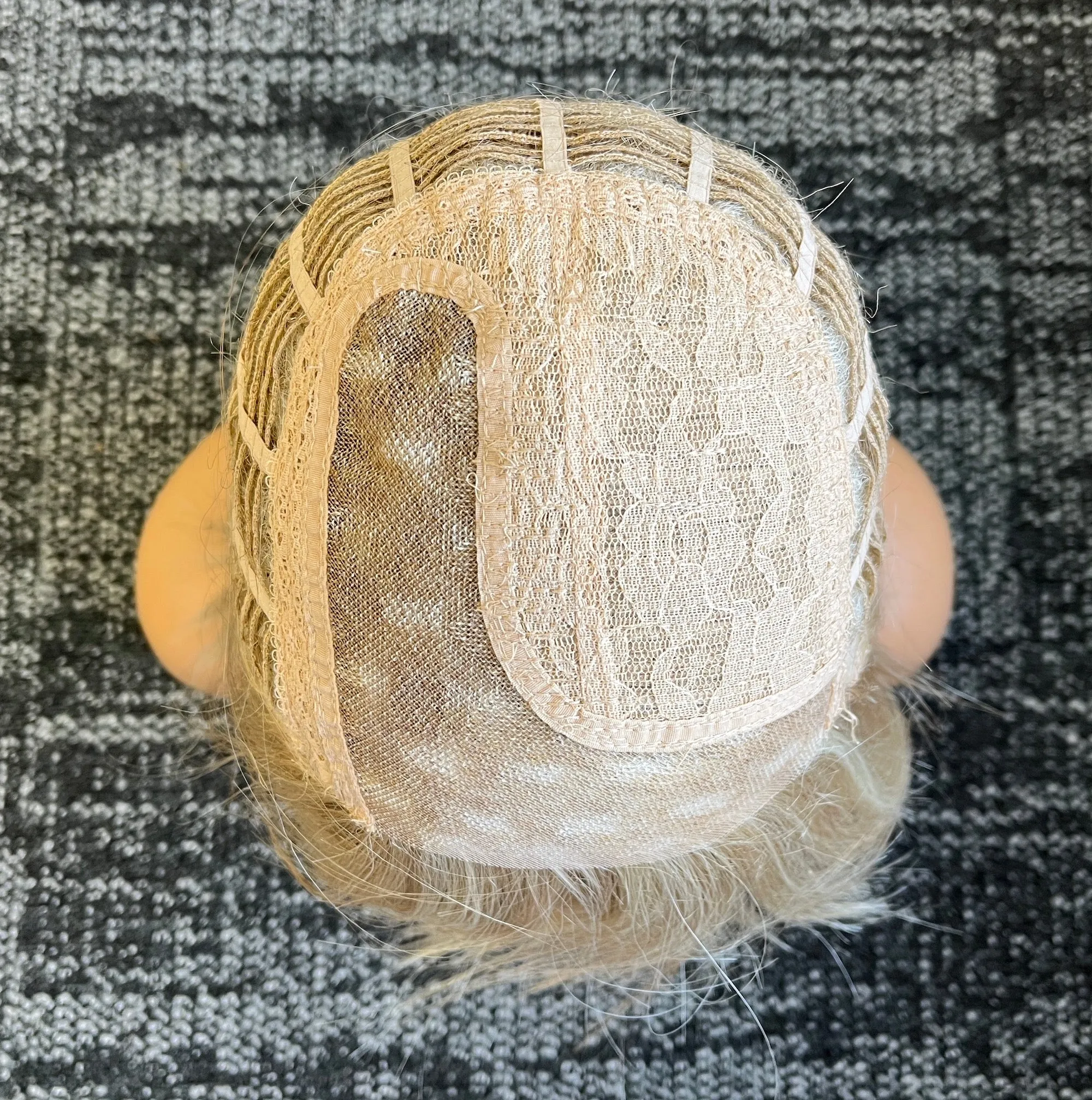 Preloved, Rene of Paris, Zane wig | Synthetic fibre | Creamy Blonde | Average cap size | 9" length