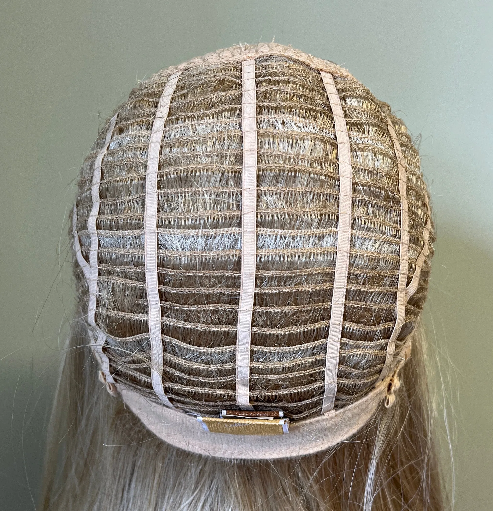 Preloved, Rene of Paris, Zane wig | Synthetic fibre | Creamy Blonde | Average cap size | 9" length