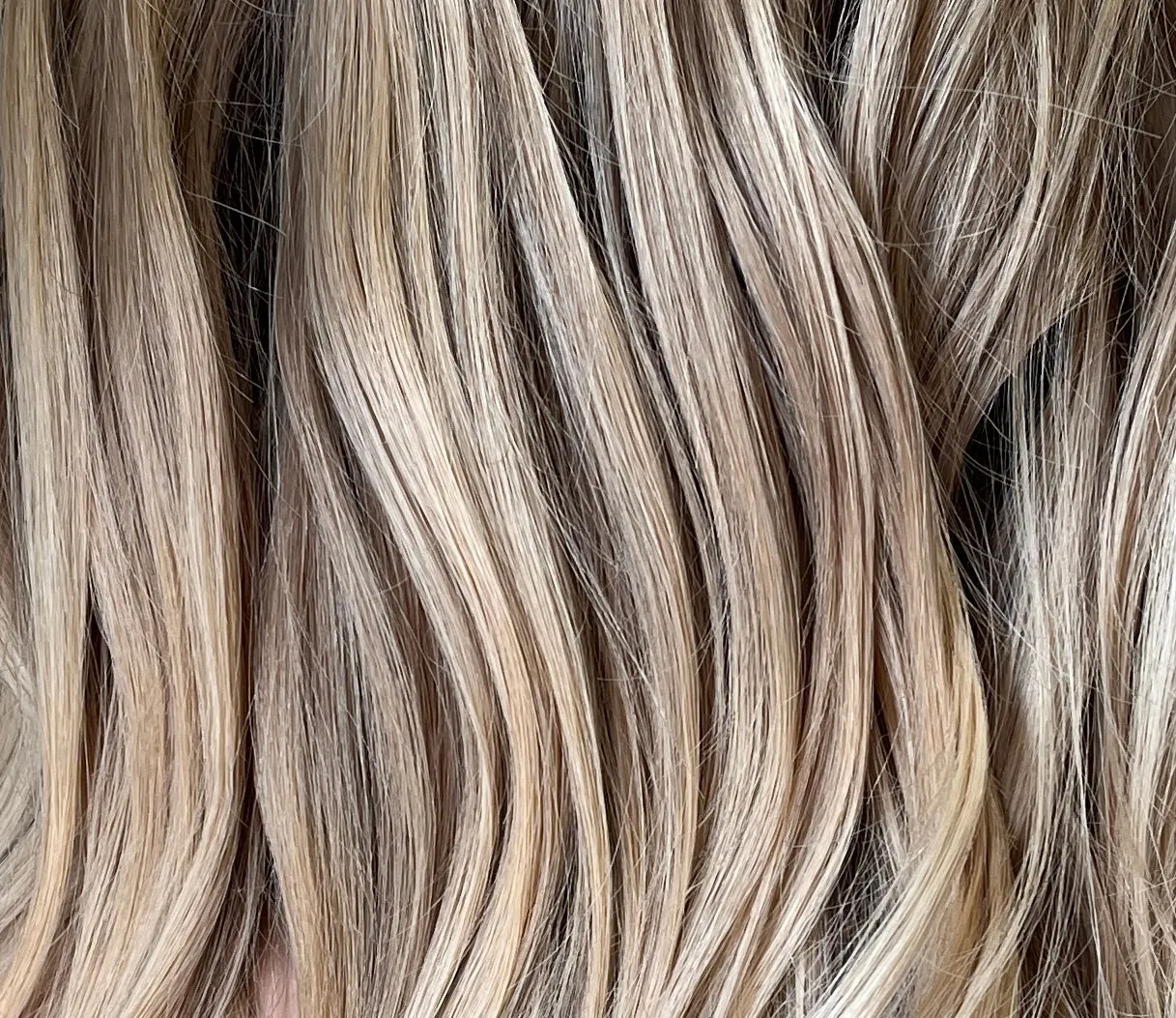 Preloved, Second Spring Wigs, Linda wig | Human hair | Cool ombre blonde | Small cap | 24" length