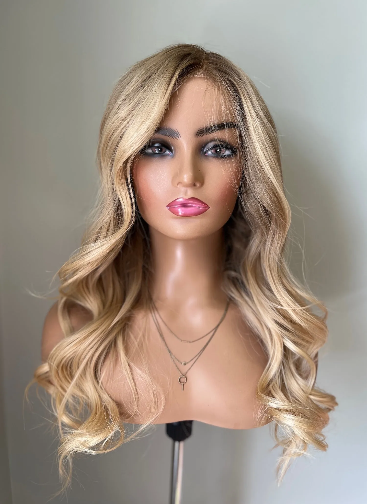 Preloved, Second Spring Wigs, Linda wig | Human hair | Cool ombre blonde | Small cap | 24" length