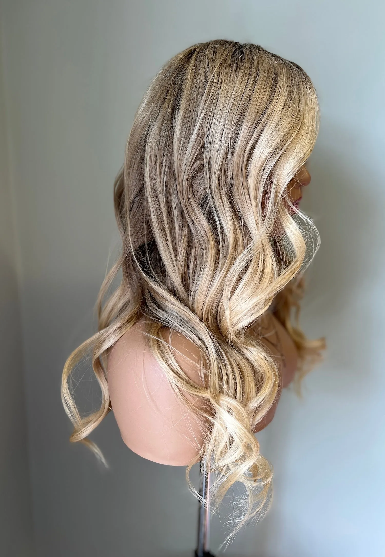 Preloved, Second Spring Wigs, Linda wig | Human hair | Cool ombre blonde | Small cap | 24" length