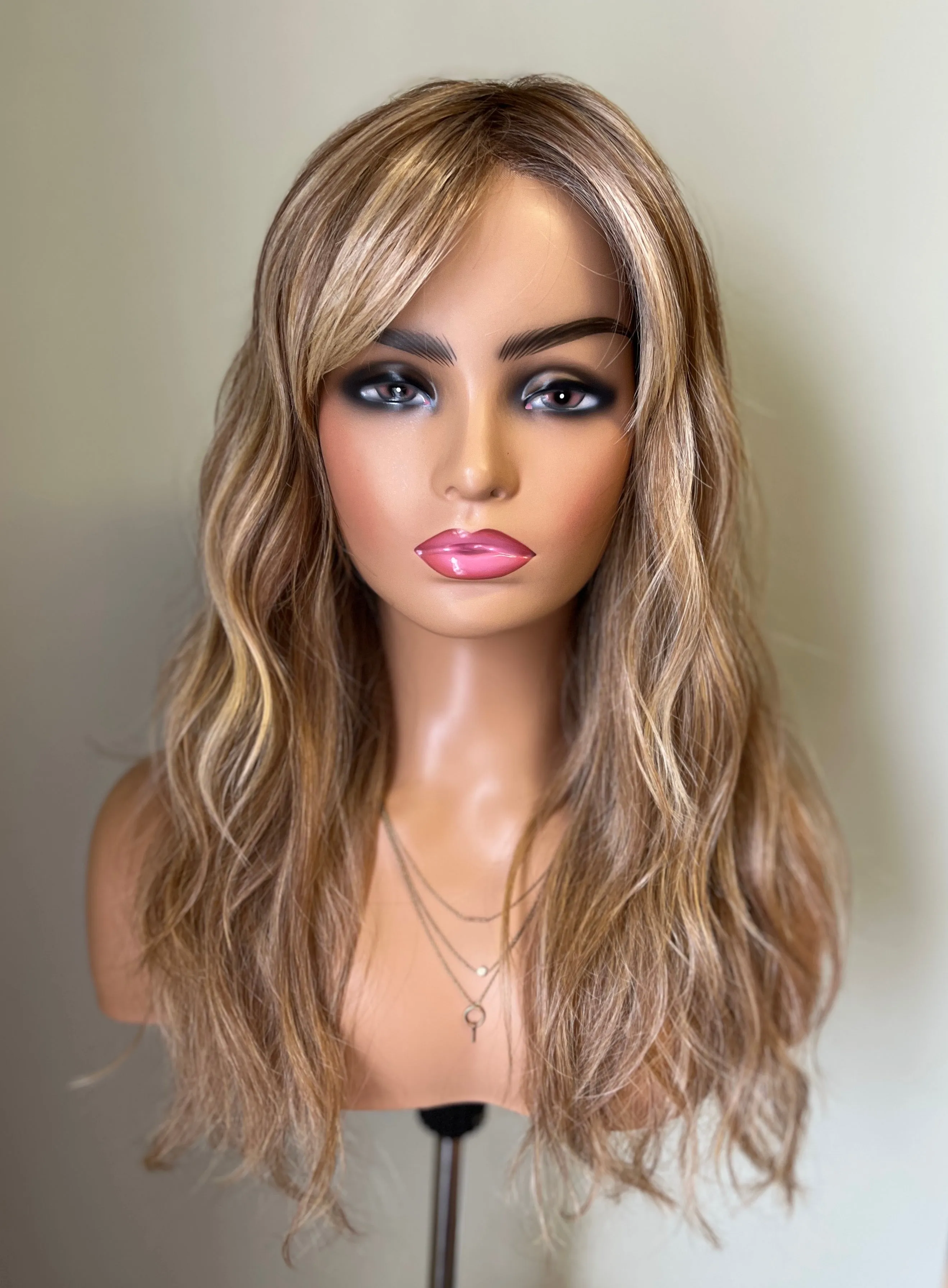 Preloved, TressAllure, California Beach Waves wig | Heat-friendly synthetic | 14/26/R10 | Average cap | 24" length