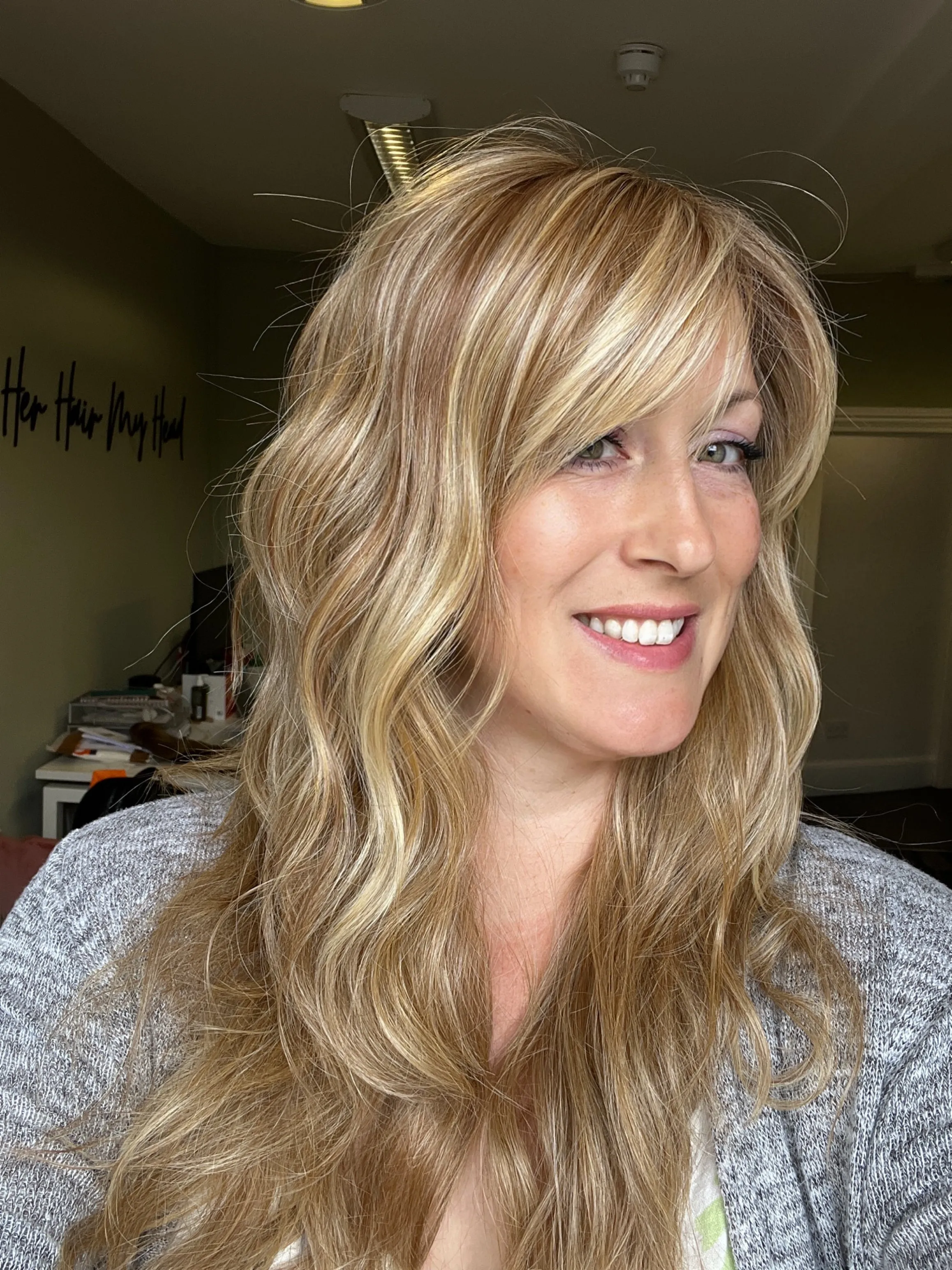 Preloved, TressAllure, California Beach Waves wig | Heat-friendly synthetic | 14/26/R10 | Average cap | 24" length
