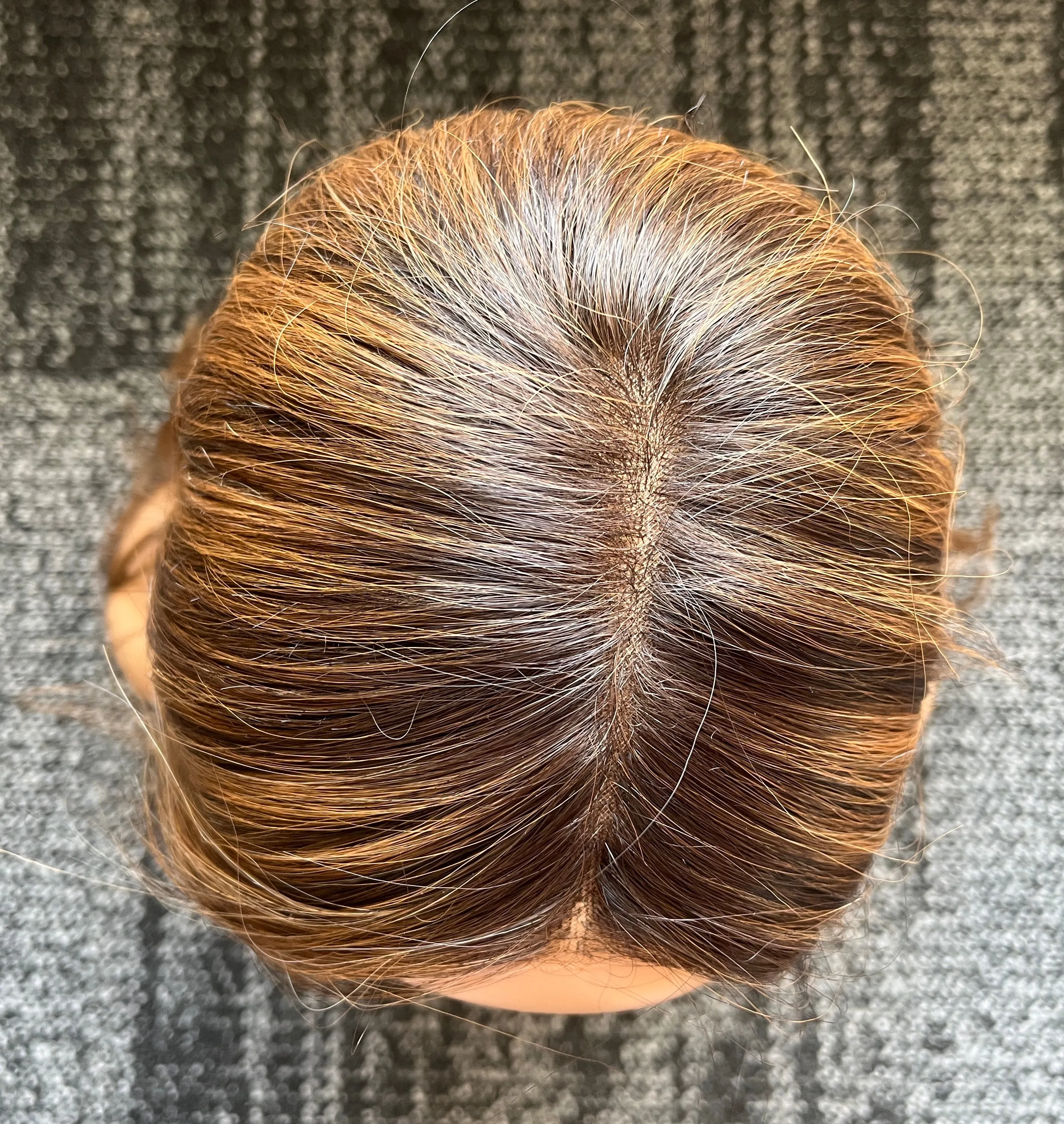 Preloved, Uniwigs, Lea wig | Heat-friendly synthetic | Caramel Kiss | Average cap | 19″ length