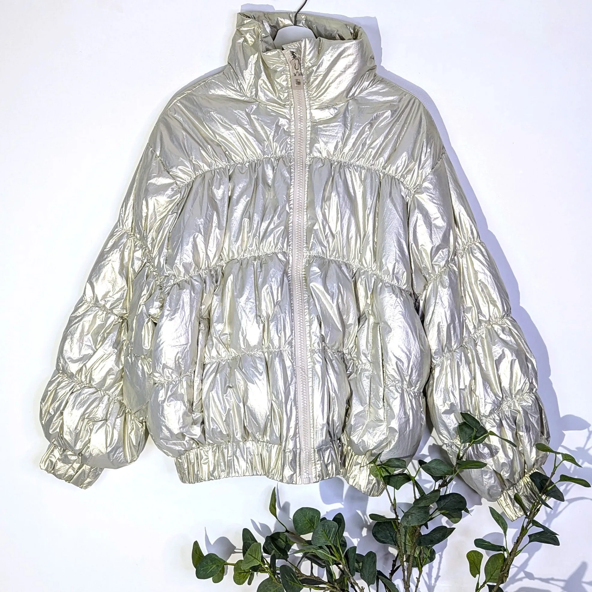 Soft gold padded metallic jacket with pockets (M)