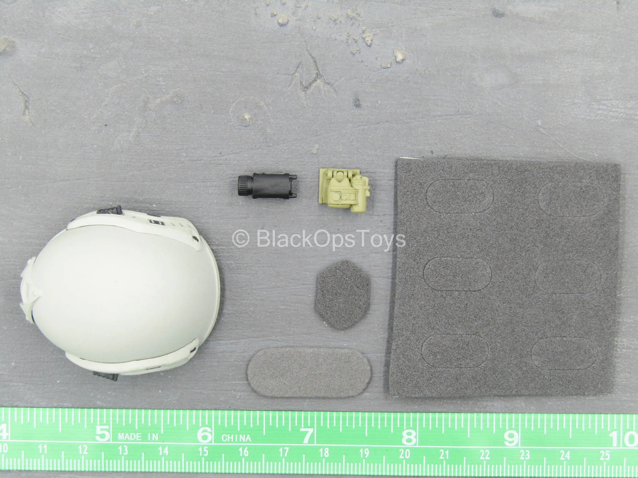 USAF Pararescue Jumper - Off White Helmet w/Helmet Light
